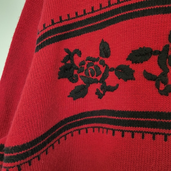 Evan Picone women's vintage mock neck sweater red with black embroidery - Picture 5 of 9